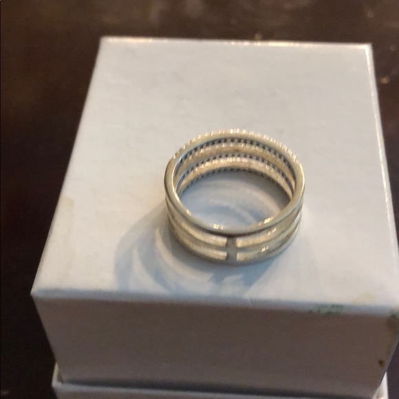Silver ring - Picture 2 of 3